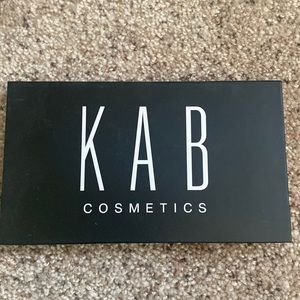 Lab day + night eyeshadow palette